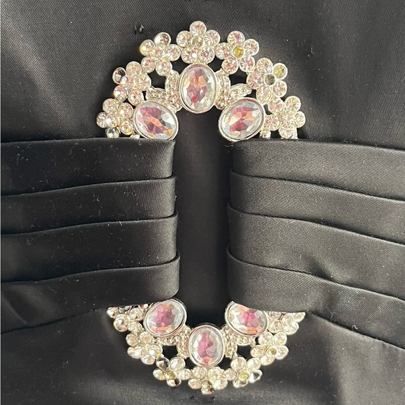 🌸HP🌸SIMON CHANG size 4 Black Sateen Dress with diamond buckle detail - Picture 4 of 4